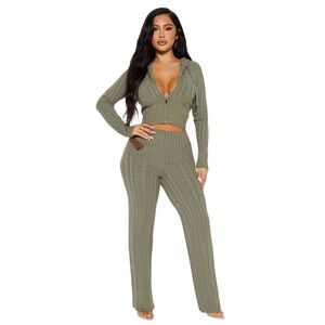Fashion Nova Weekend Flirt Sweater Pant Set  Olive Size Small